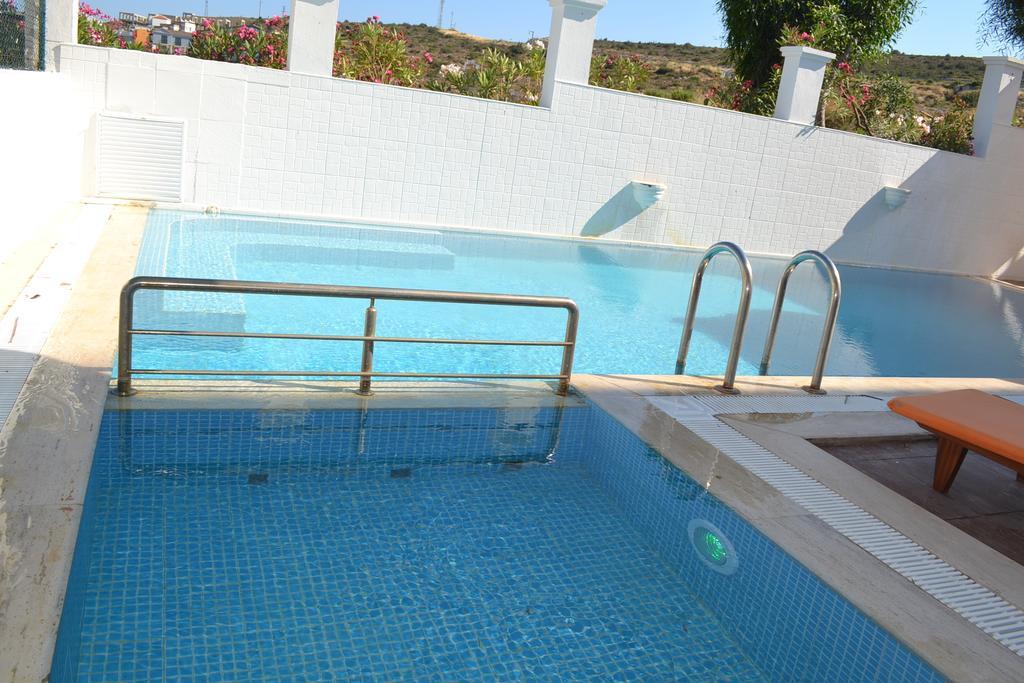 Lapis Port Surf Hotel Alacati Kültér fotó